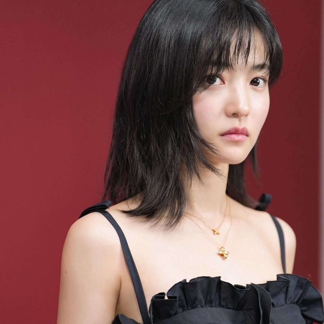 Behind-the-scenes cut of Kim Taeri