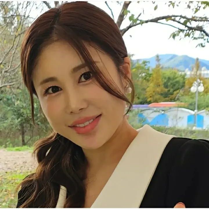 Foto kegiatan terbaru dari Kim Soyou
