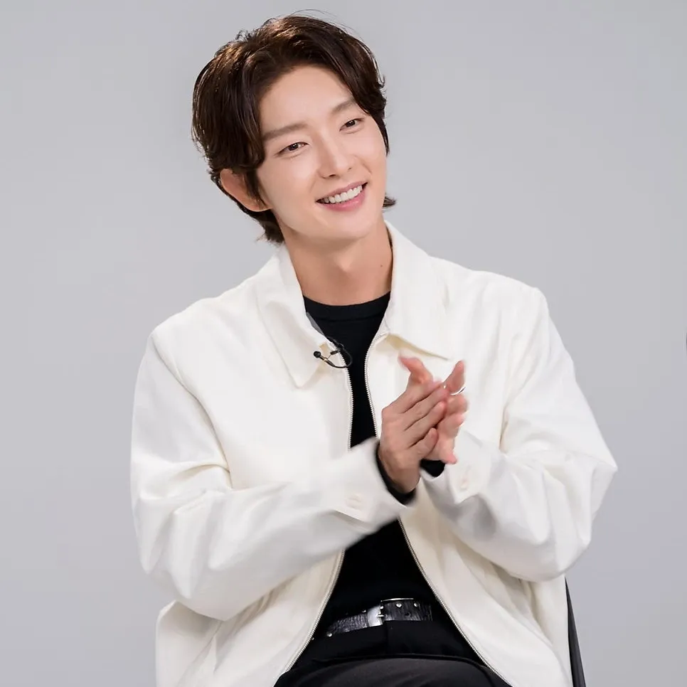 Recent activity shot of Lee Joongi