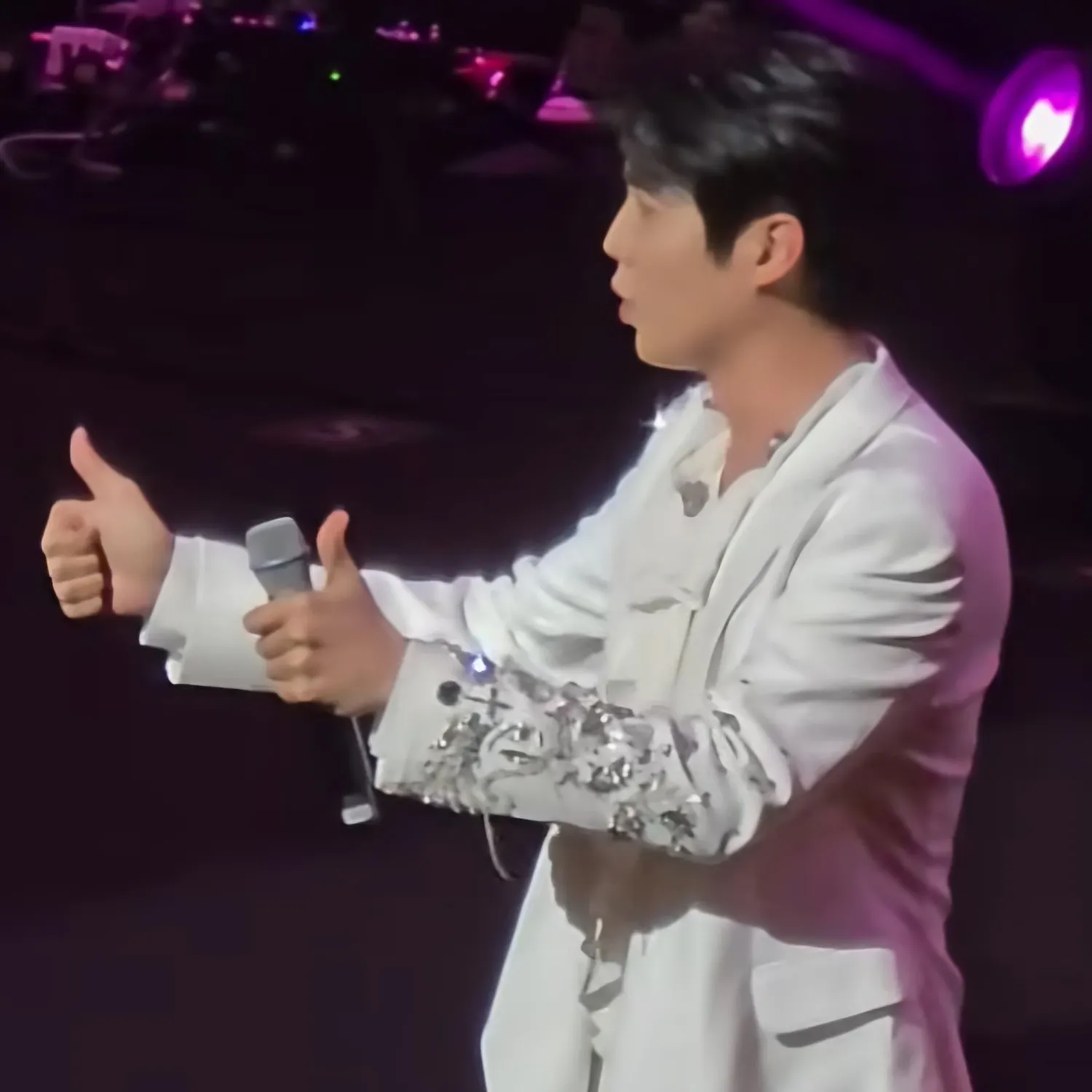 A moment captured by a fan of Son Taejin