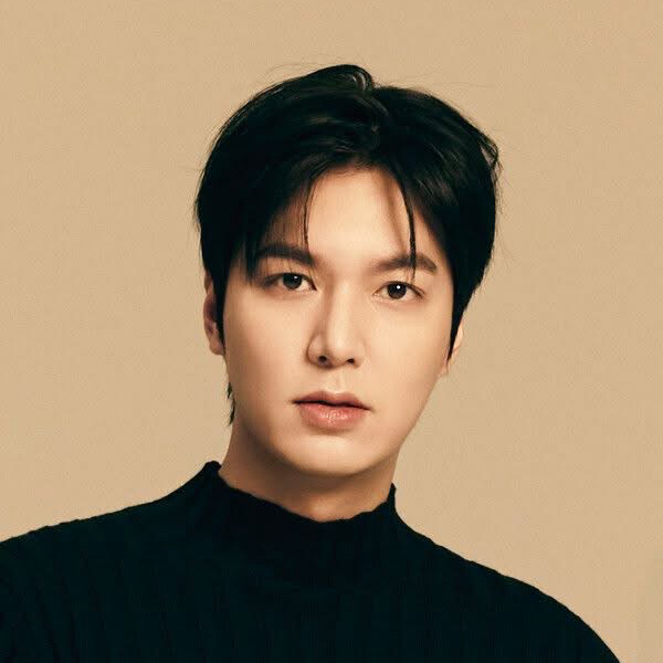 イ・ミンホの最近の活動ショット