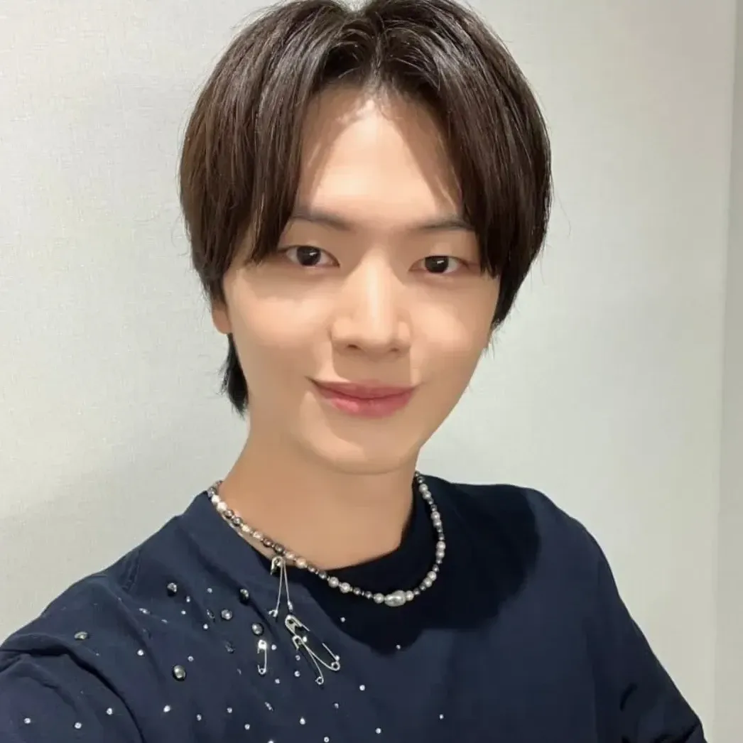 A moment captured by a fan of Yook Sungjae