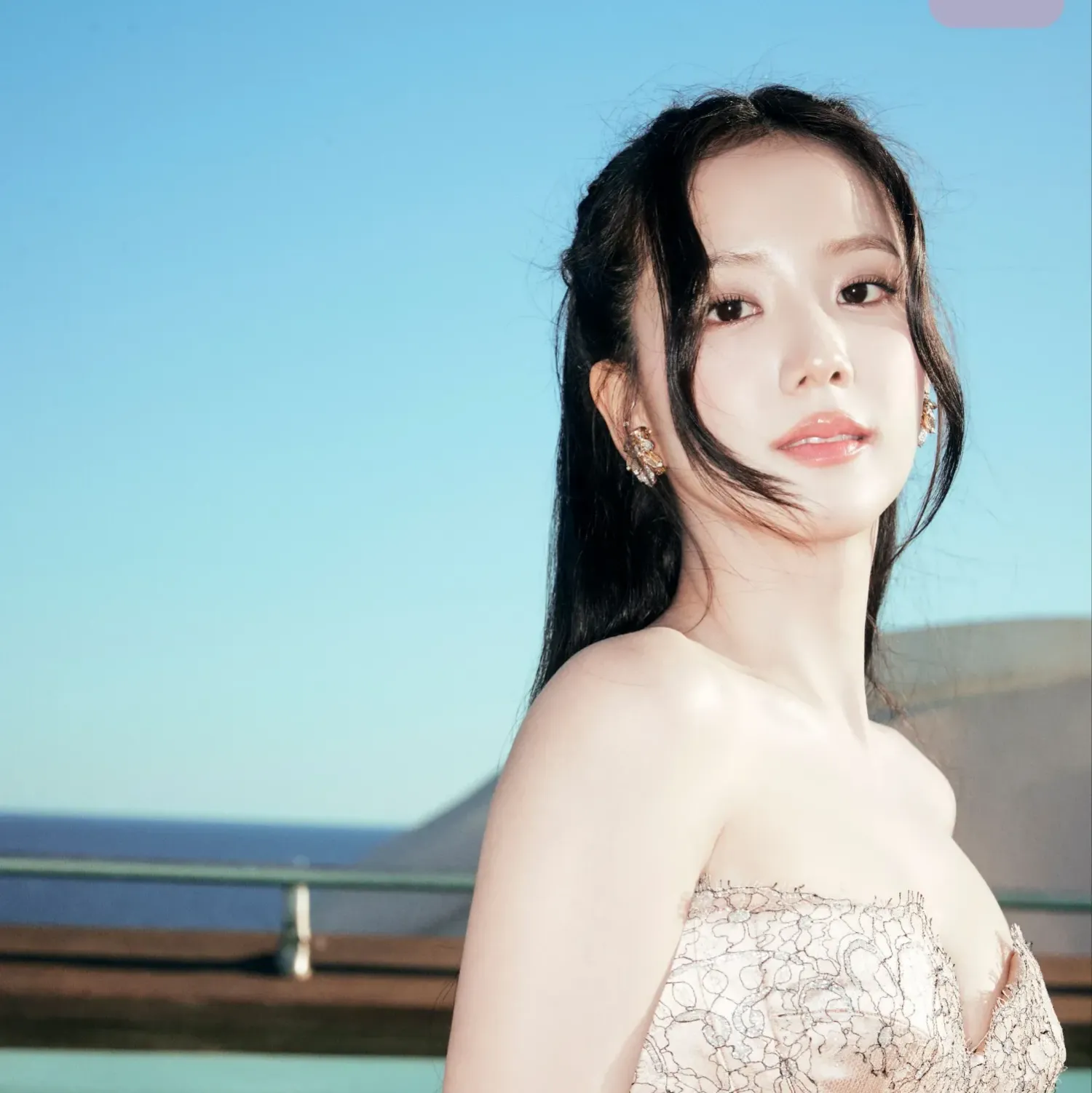 Latest photo of Jisoo (1995)