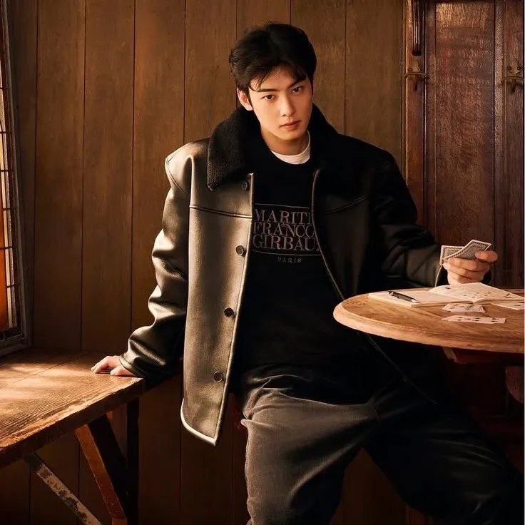 Recent activity shot of Cha Eunwoo