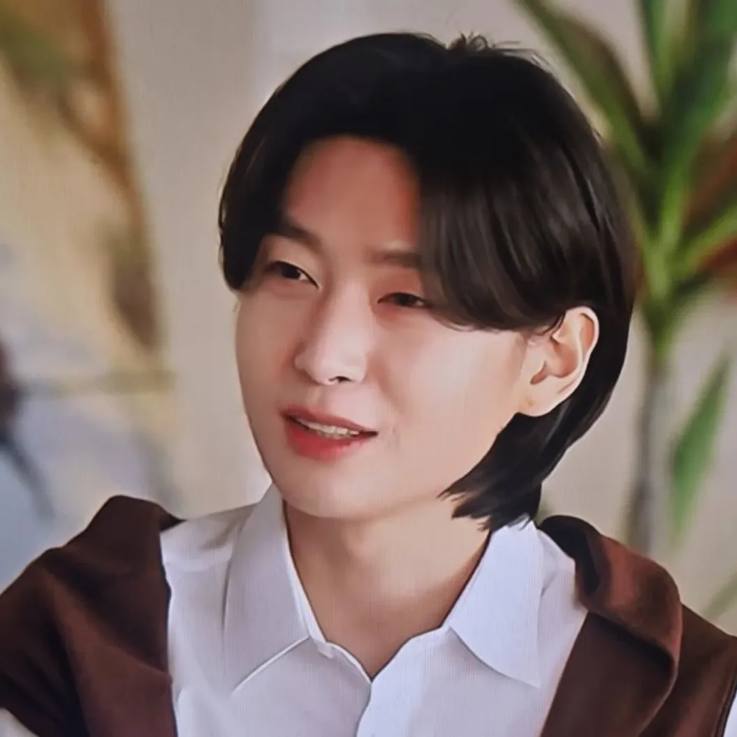 Latest photo of Kim Yongbin