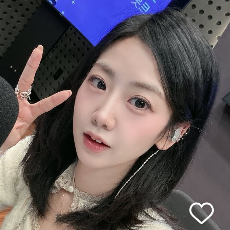 A moment captured by a fan of Kang Hyeyeon