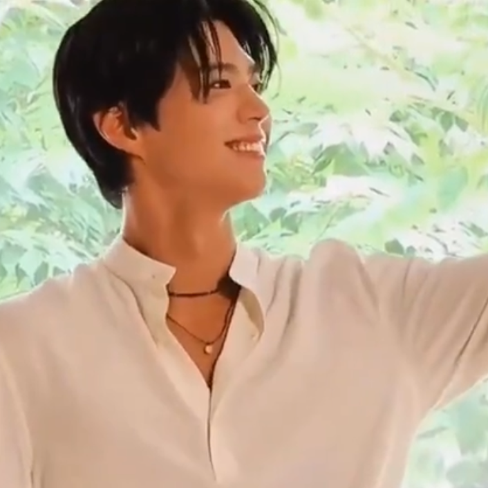 Behind-the-scenes cut of Park Bogum