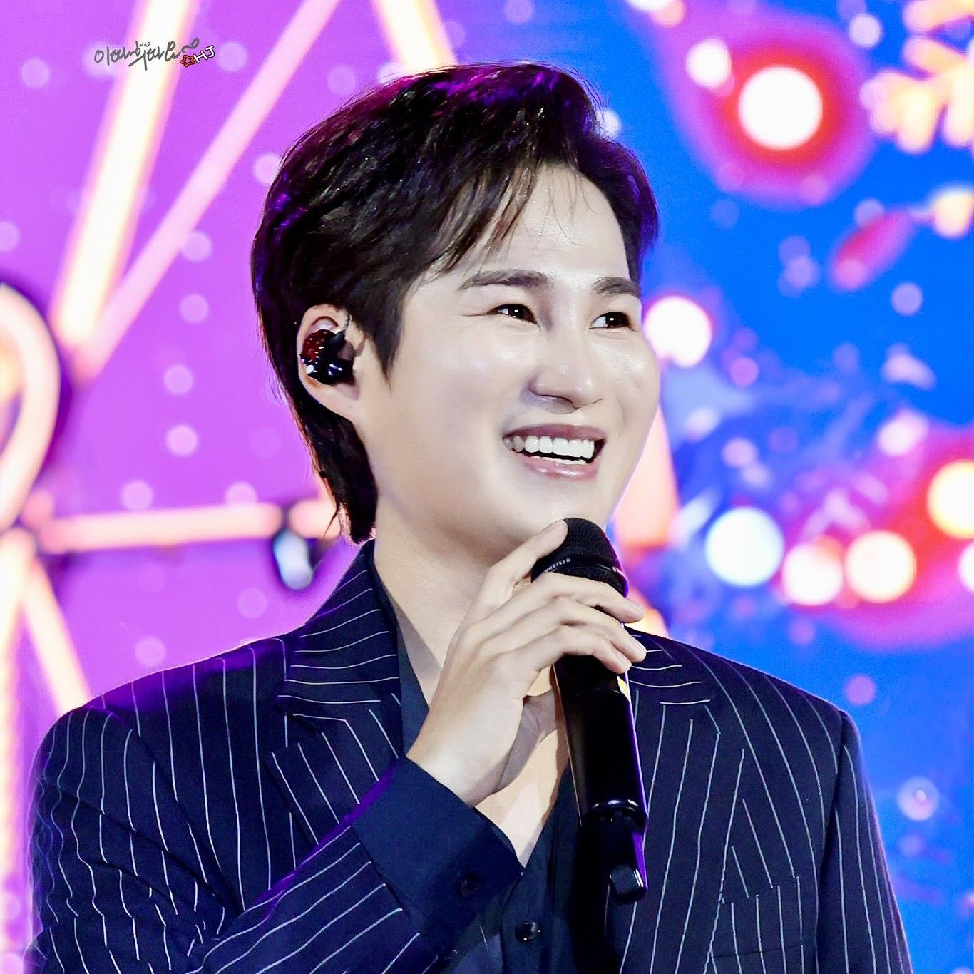 Behind-the-scenes cut of Kim Heejae