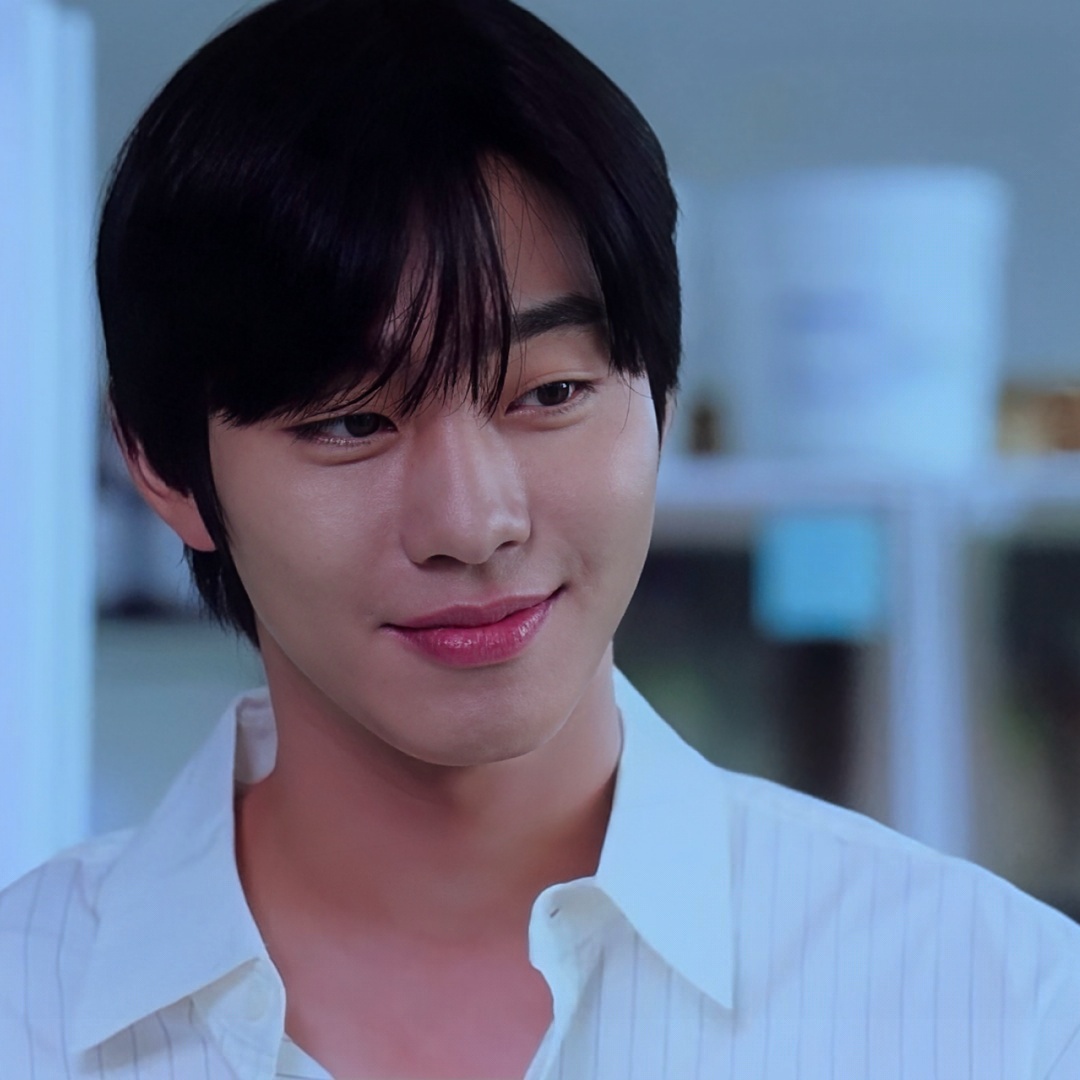 Recent activity shot of Ahn Hyoseop