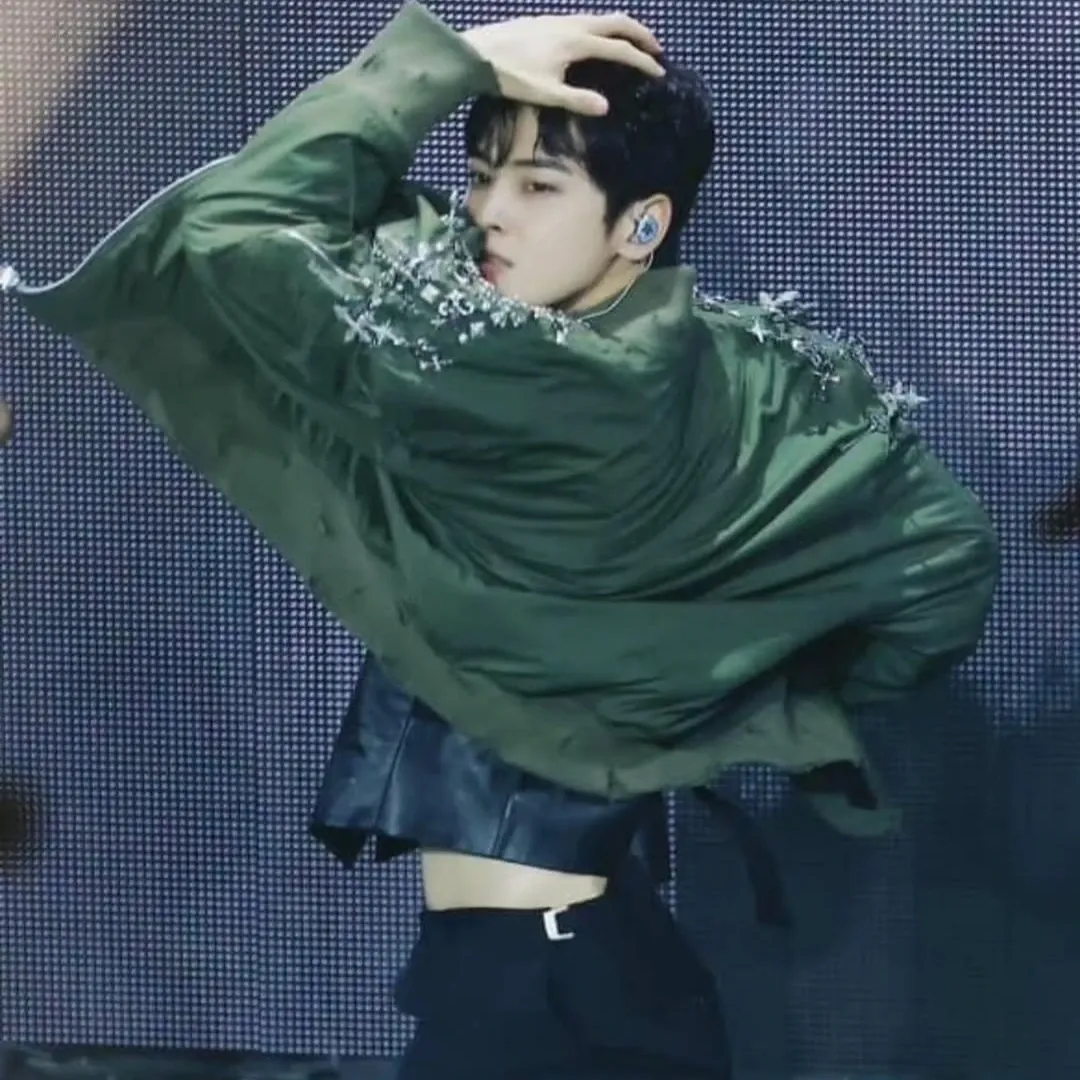 A moment captured by a fan of Cha Eunwoo