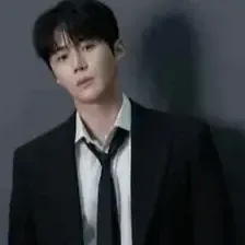 Foto terbaru dari Kim Seonho
