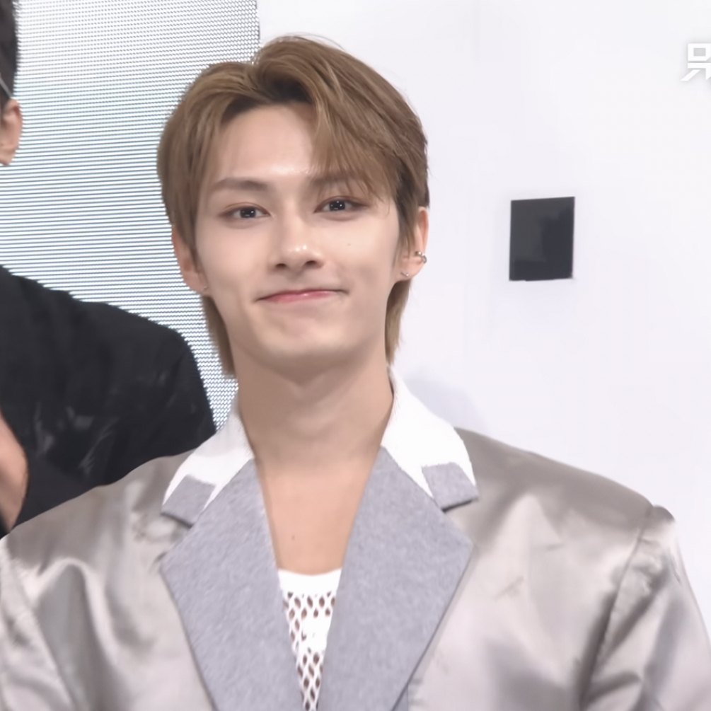 Latest photo of Wen Junhui