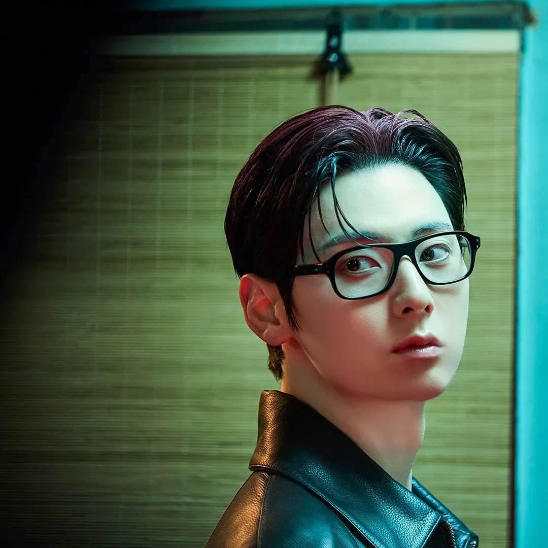 A moment captured by a fan of Hwang Minhyun