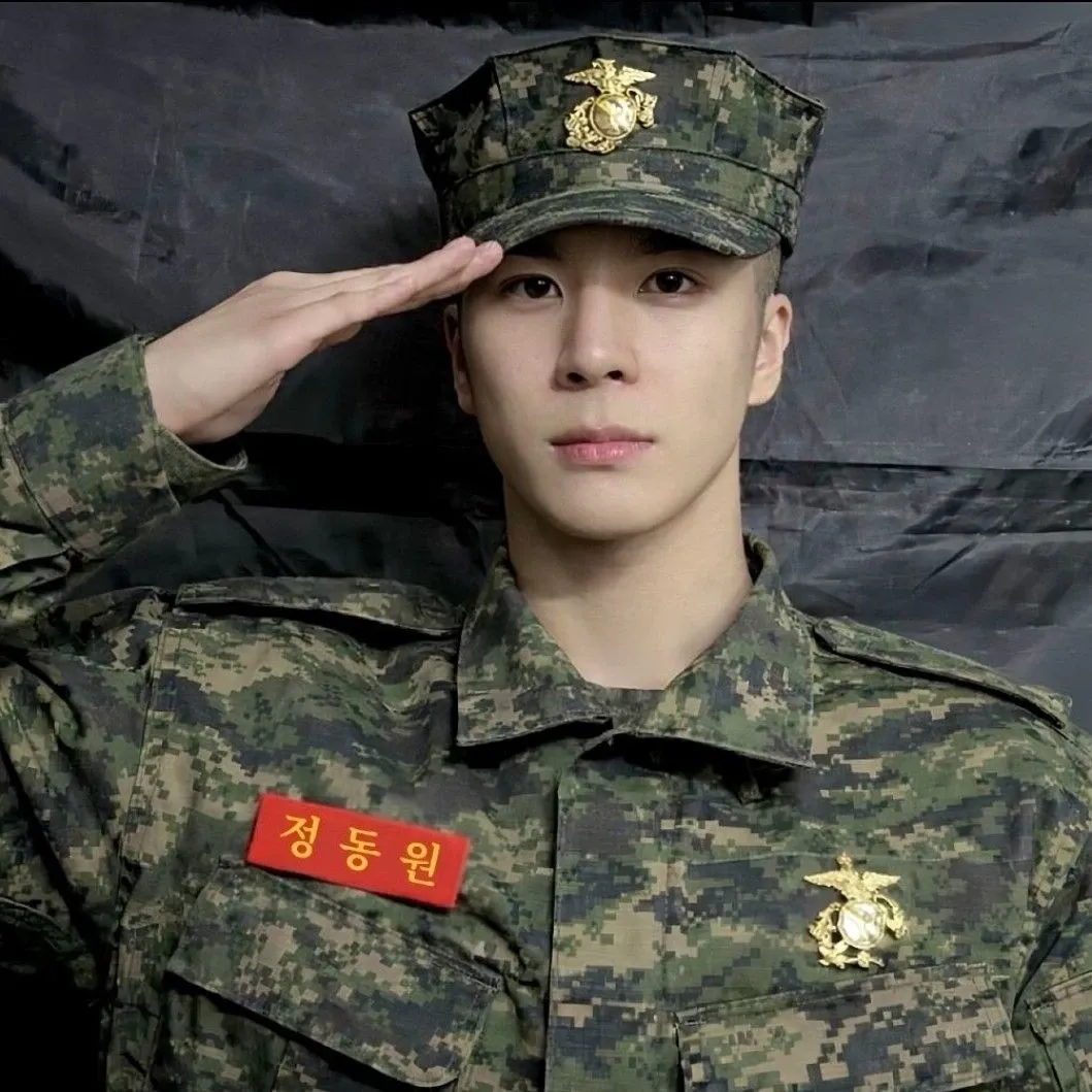 A moment captured by a fan of Jeong Dongwon