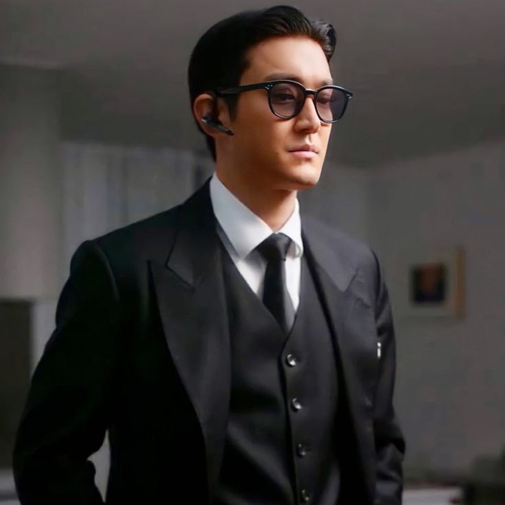 Behind-the-scenes cut of Choi Siwon