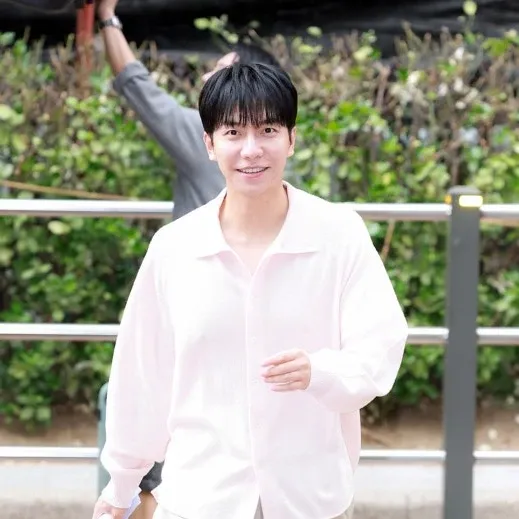 Cuplikan di balik layar dari Lee Seunggi