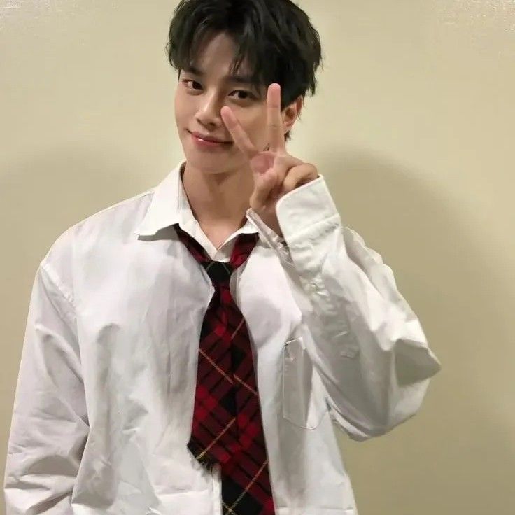 Behind-the-scenes cut of Song Kang