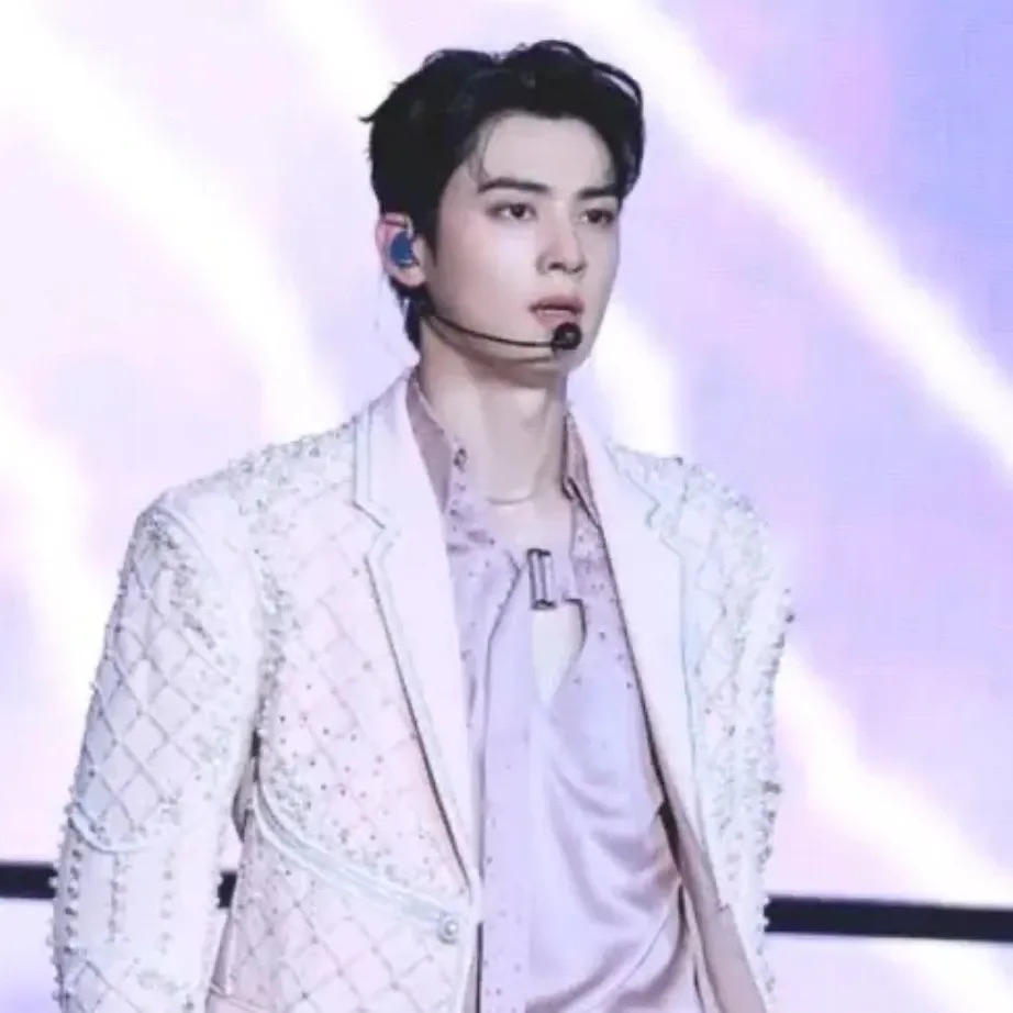 粉丝拍下的车银优瞬间