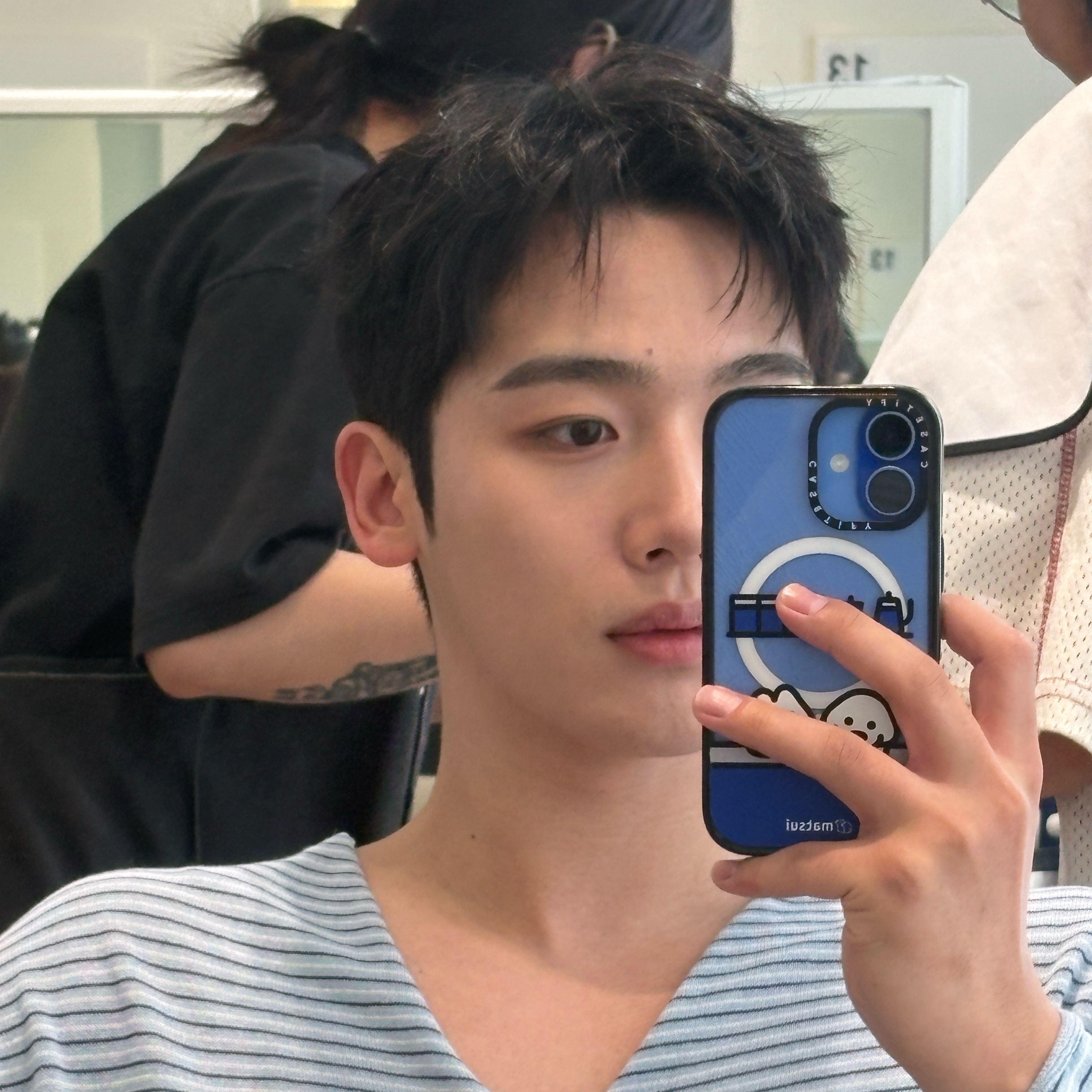 Behind-the-scenes cut of Kim Yohan