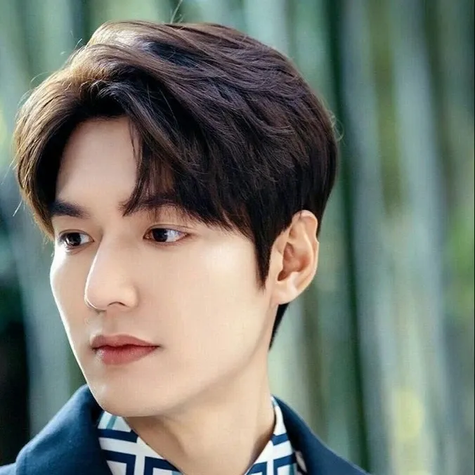 粉丝拍下的李敏镐瞬间