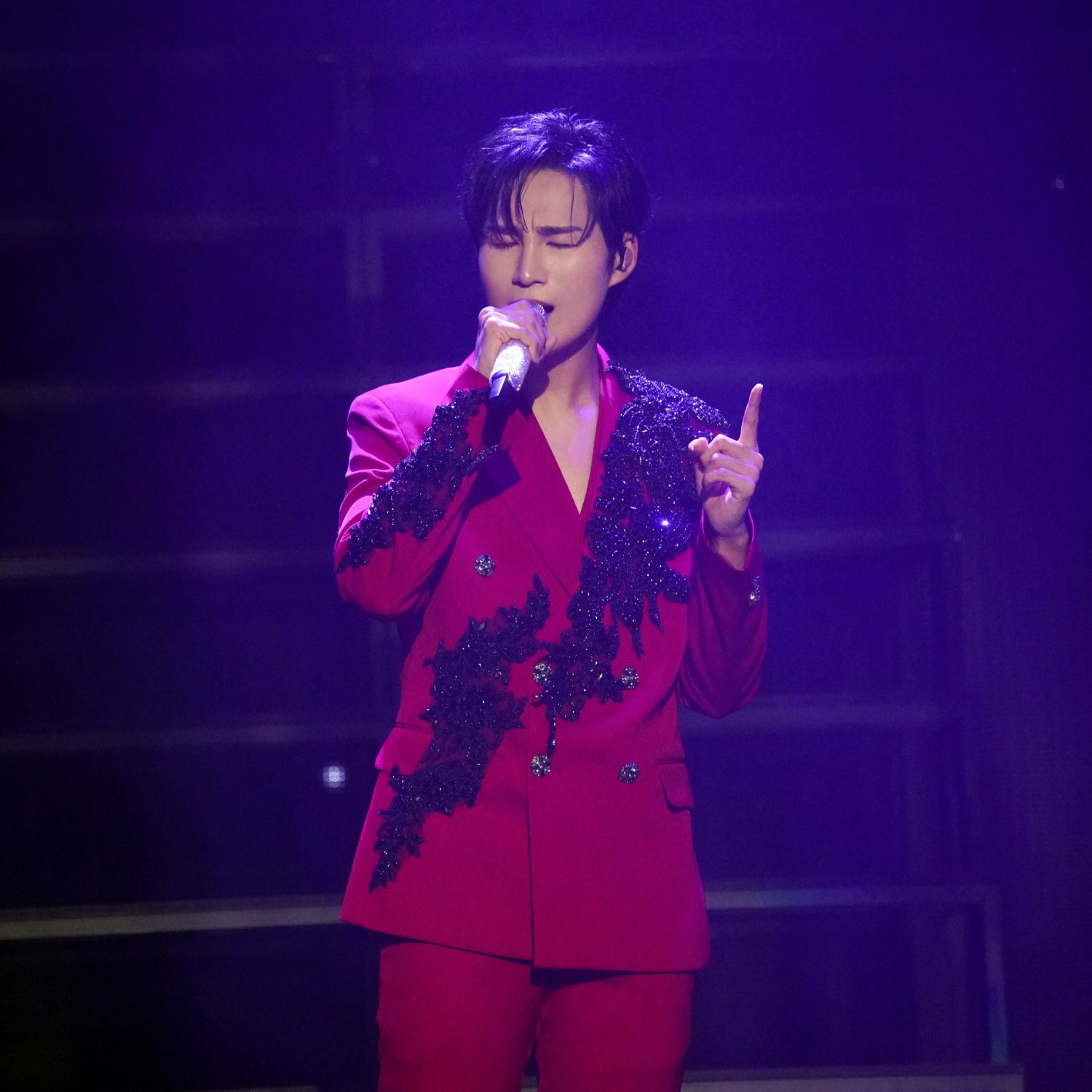 金熙栽的最新照片