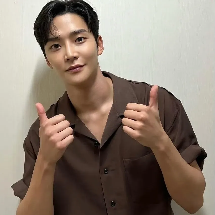 Momen yang diabadikan oleh penggemar Rowoon