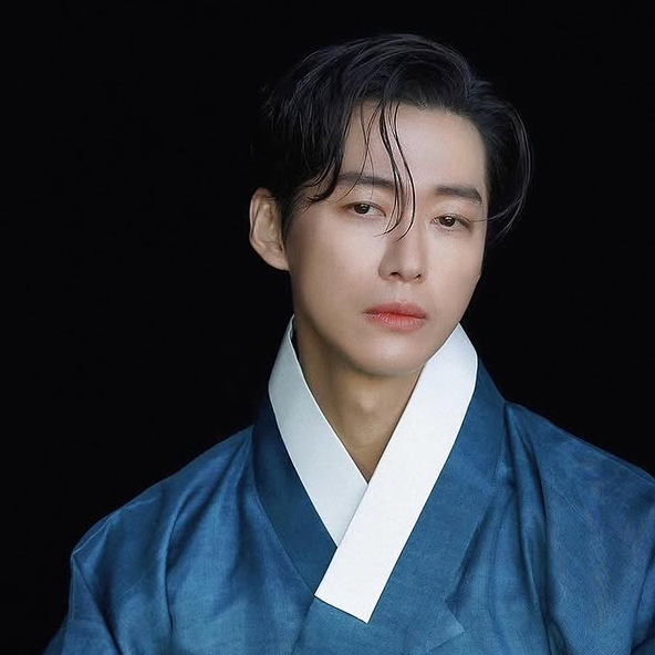 Latest photo of Namkoong Min