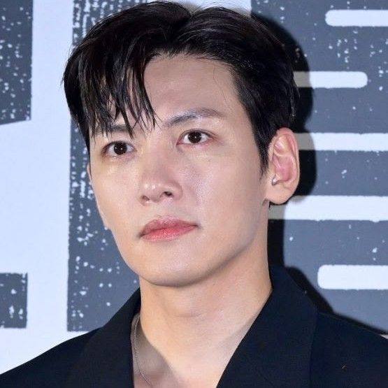 粉丝拍下的池昌旭瞬间