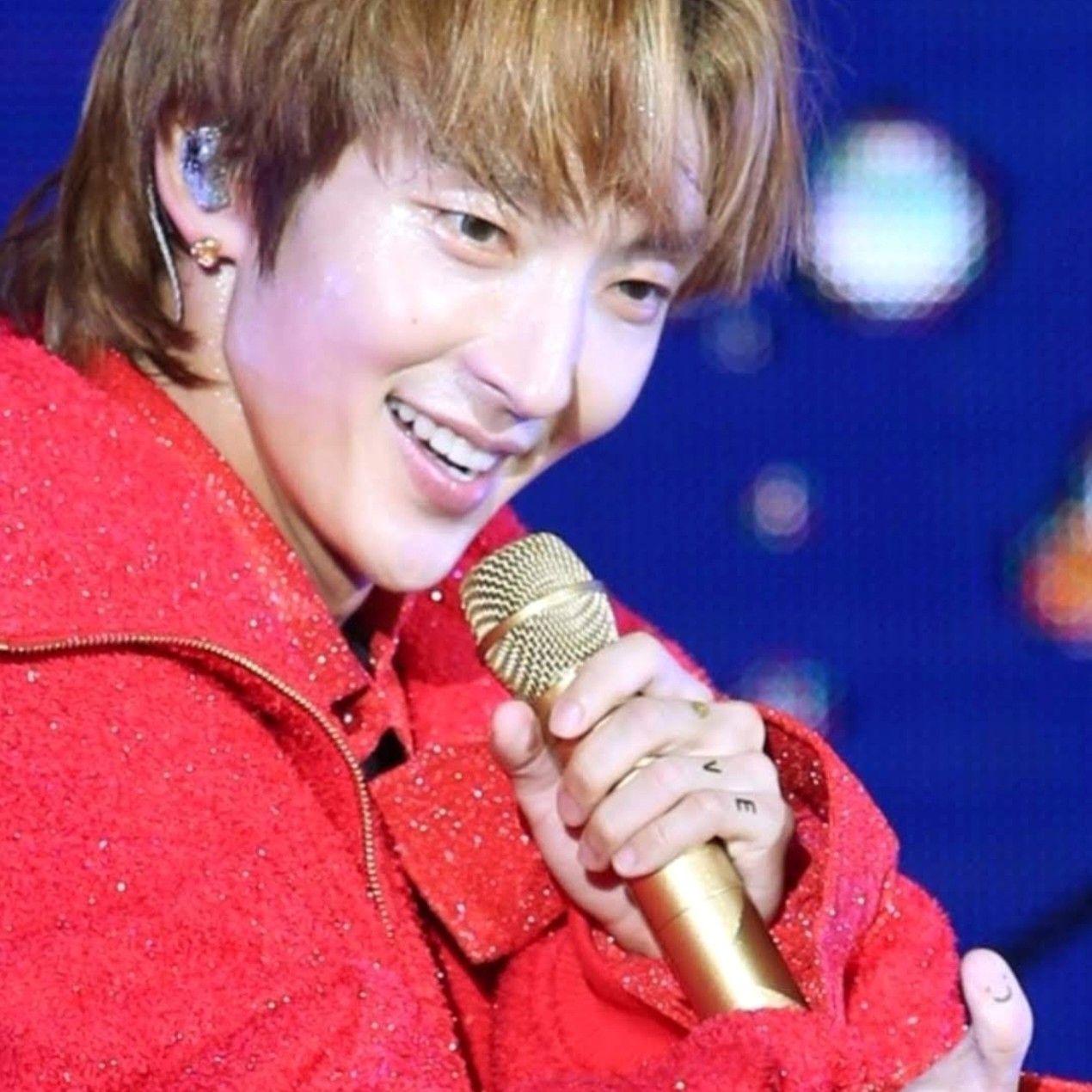 Behind-the-scenes cut of Lee Joongi