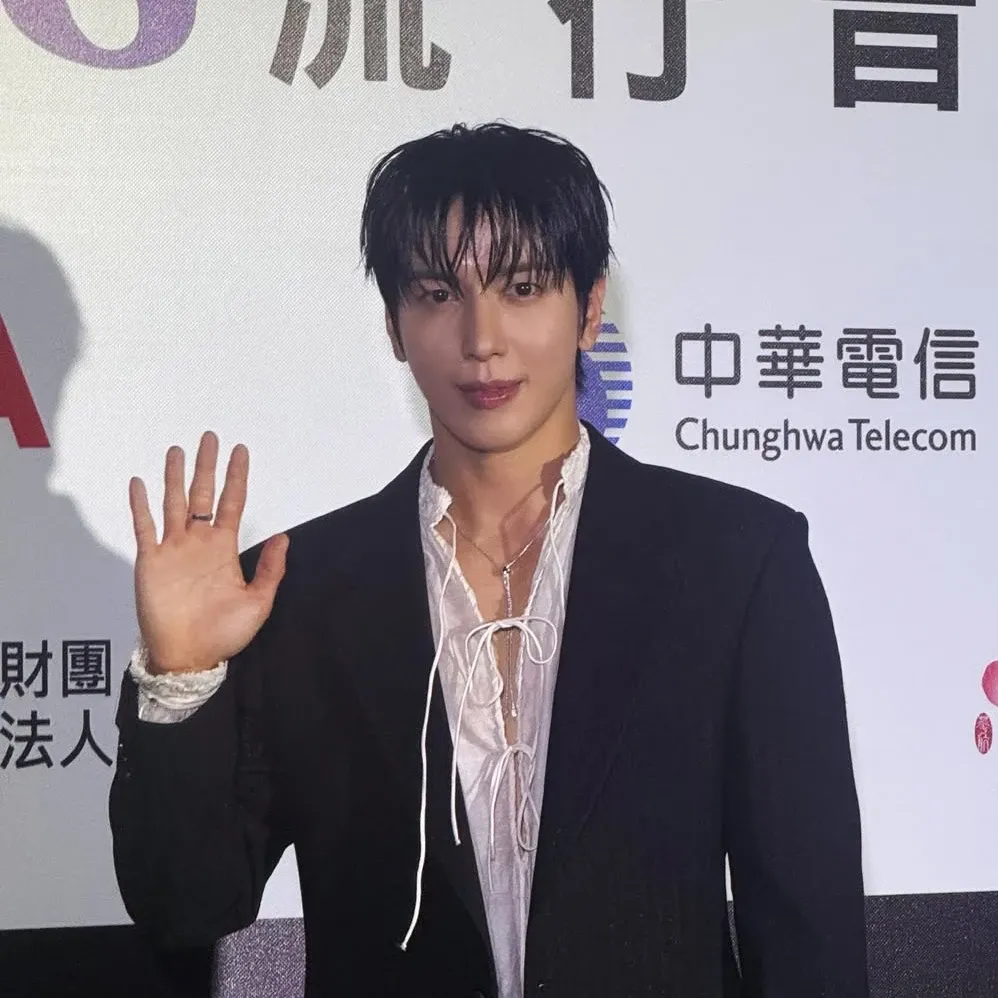 Behind-the-scenes cut of Jung Yonghwa