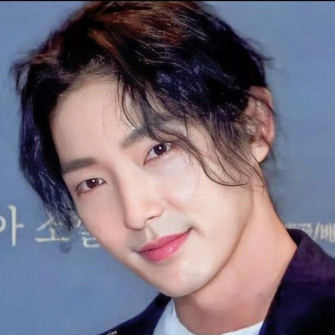 Foto terbaru dari Lee Joongi