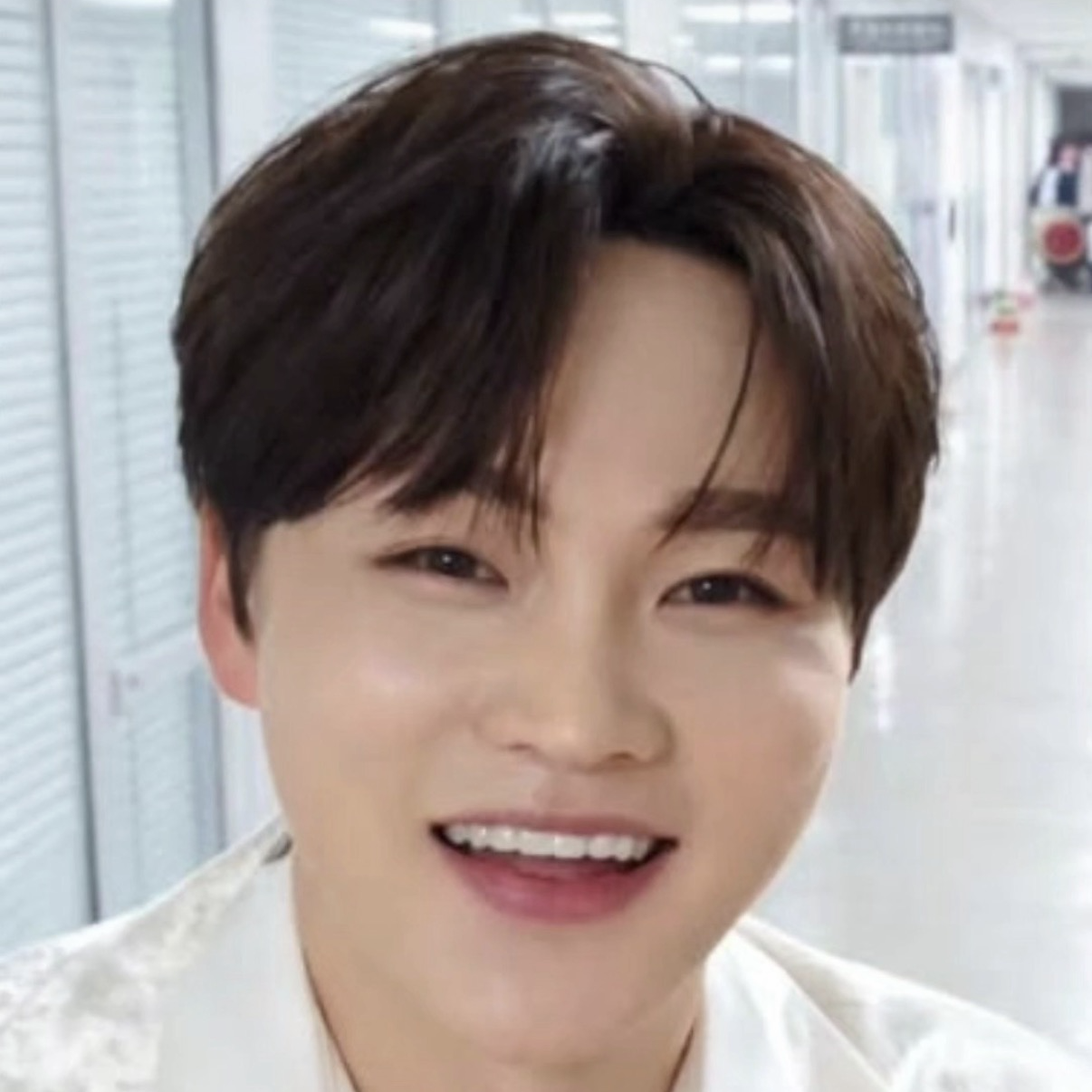 パク・ソジンのビハインドカット