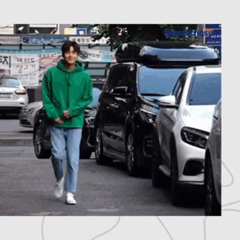 粉絲拍下的金宣虎瞬間