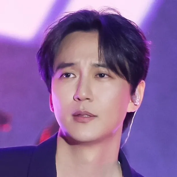 Behind-the-scenes cut of Kim Namgil