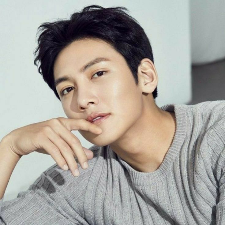 Behind-the-scenes cut of Ji Changwook
