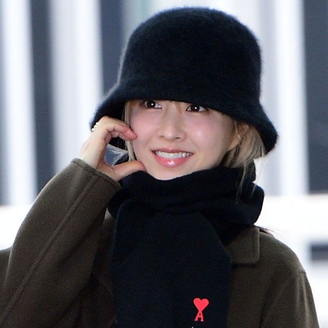 Behind-the-scenes cut of Park Boyoung