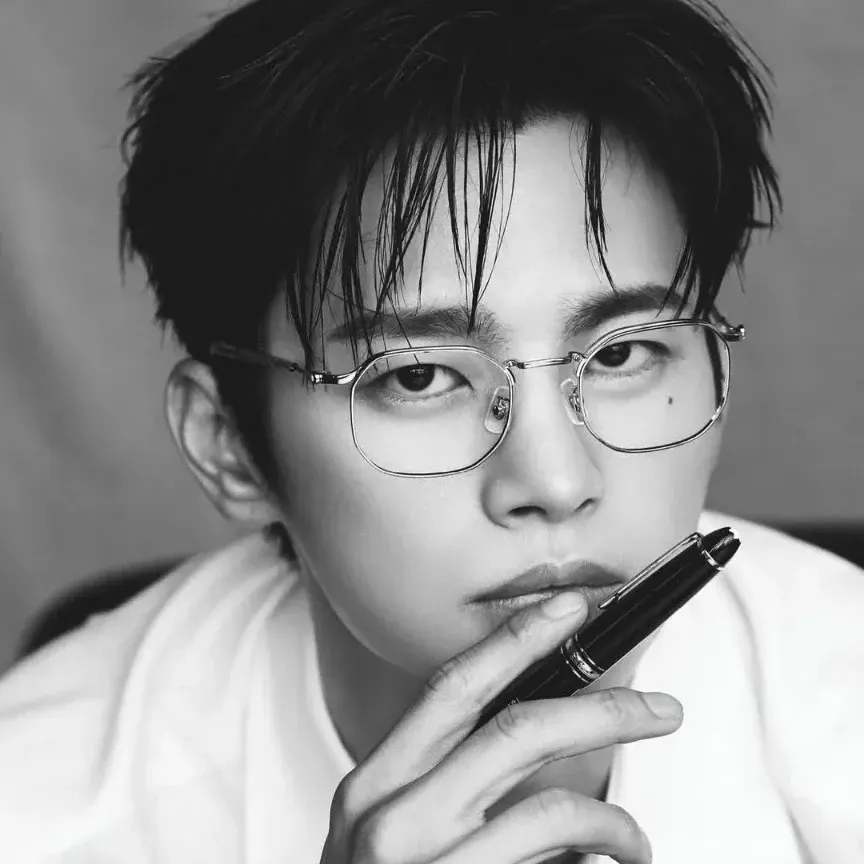 Latest photo of Seo Inguk