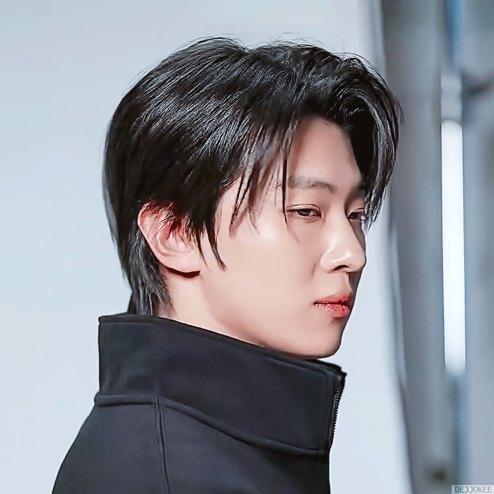 Behind-the-scenes cut of Dex