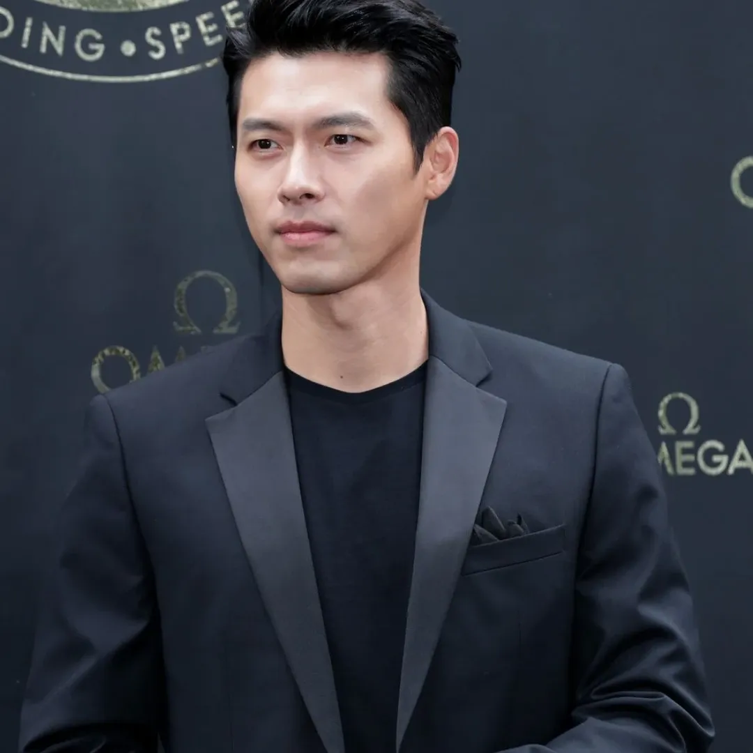 Momen yang diabadikan oleh penggemar Hyun Bin