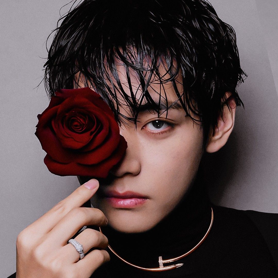 Recent activity shot of Kim Taehyung (V)