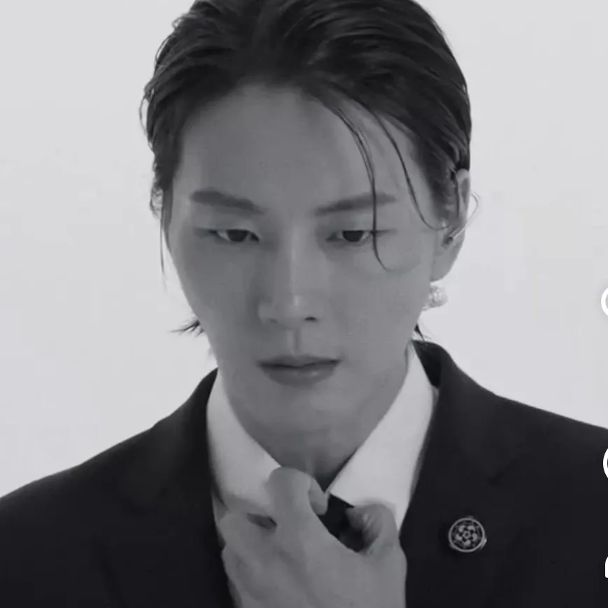 A moment captured by a fan of Yoon Shiyoon