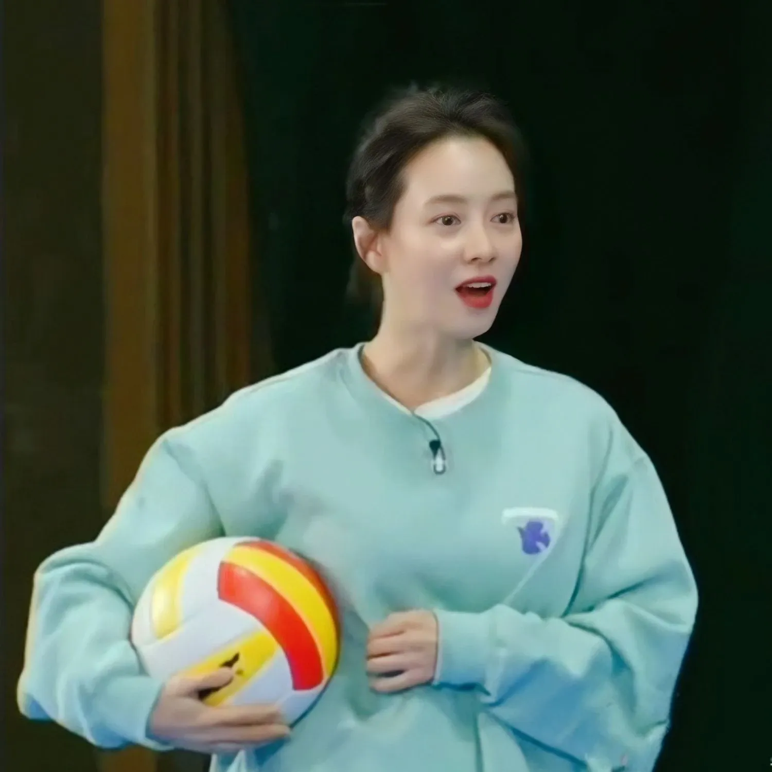 Cuplikan di balik layar dari Song Jihyo