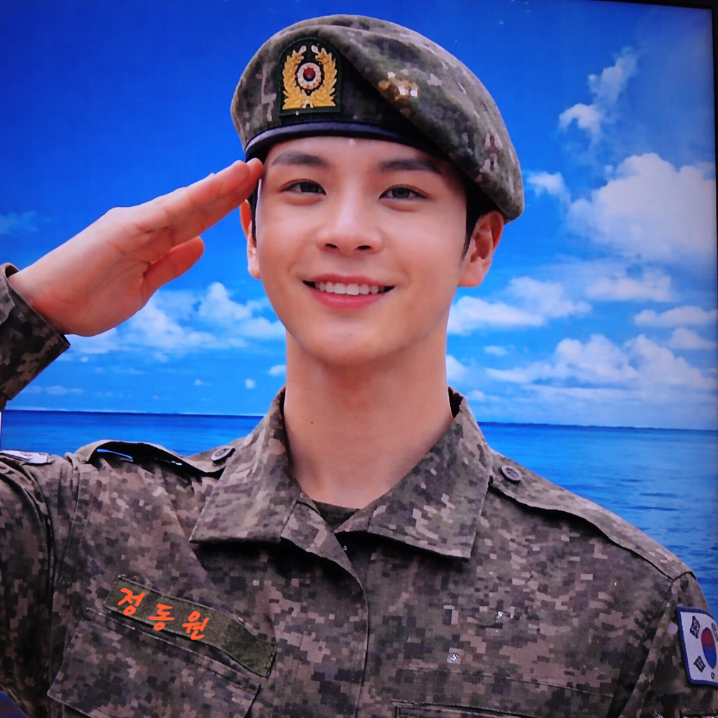 チョン・ドンウォンの最近の活動ショット