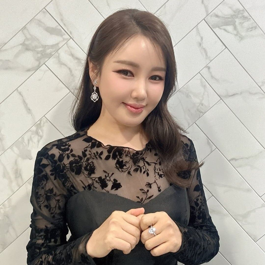 宋歌人的最新照片