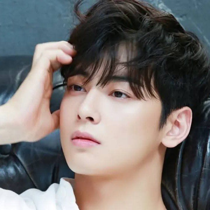 Latest photo of Cha Eunwoo