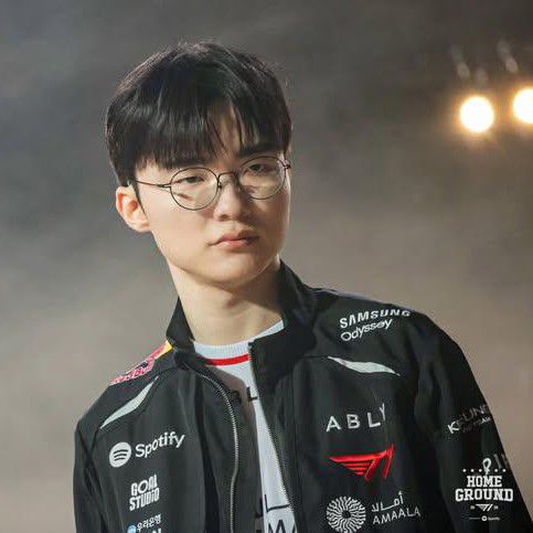 粉丝拍下的Faker瞬间