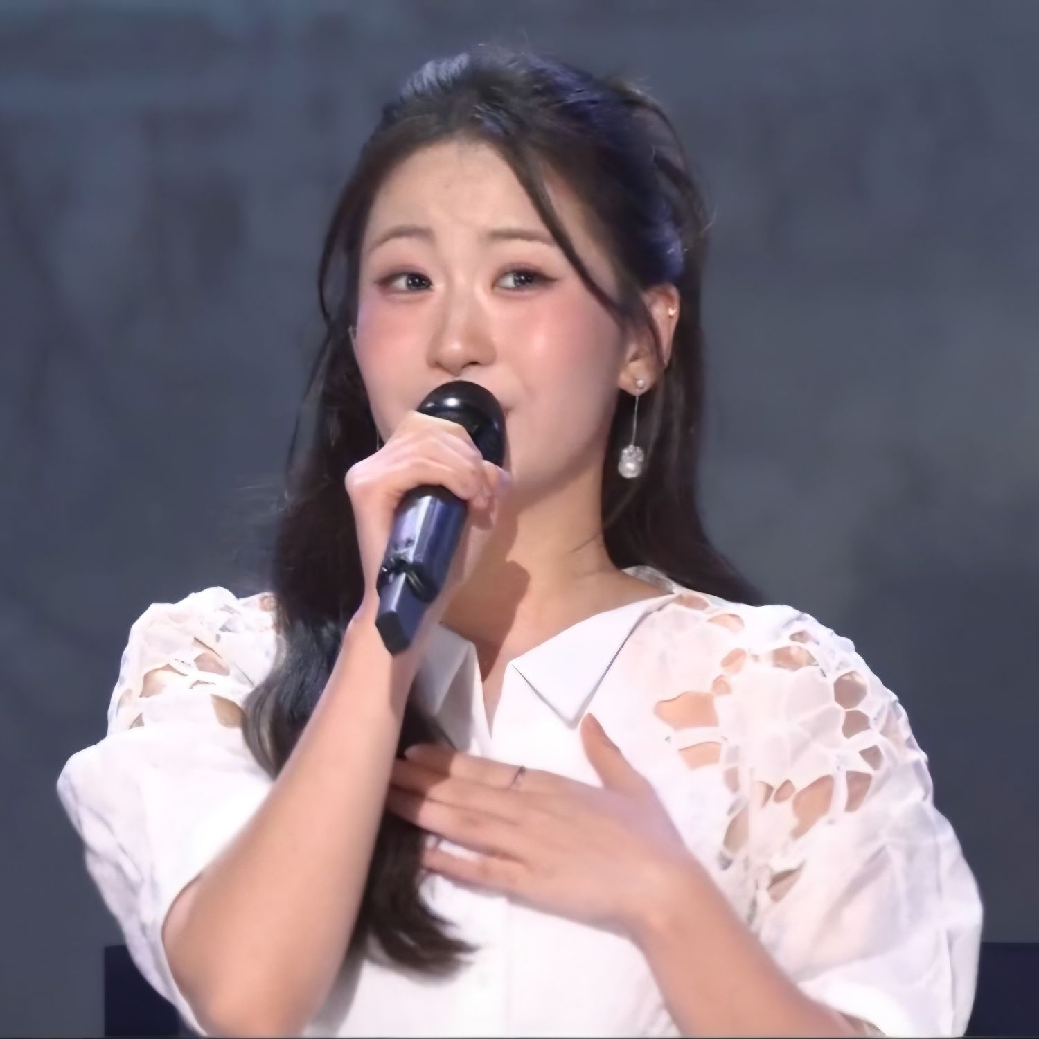 A moment captured by a fan of Oh Yujin