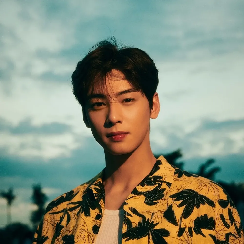 A moment captured by a fan of Cha Eunwoo