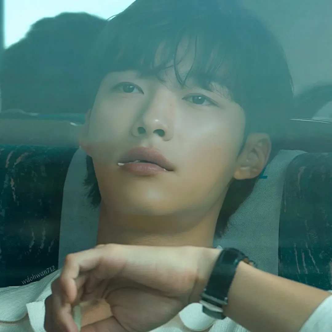 Behind-the-scenes cut of Woo Dohwan