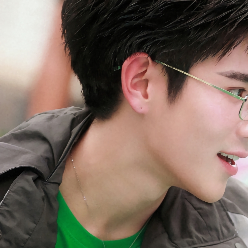 A moment captured by a fan of Fourth